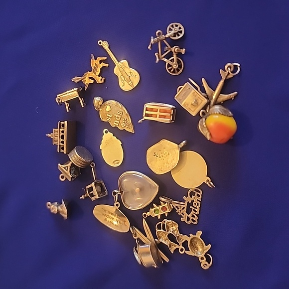 Lot Of 24 Sterling Silver Braclet Charms Vintage - Picture 5 of 5